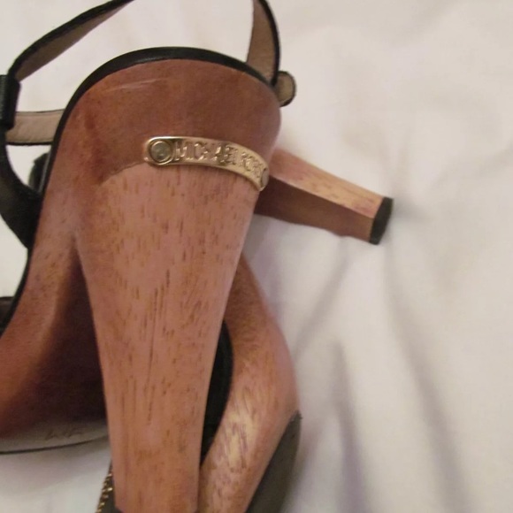 MK studded perforated ankle strap wood wedge shoes - Picture 6 of 7